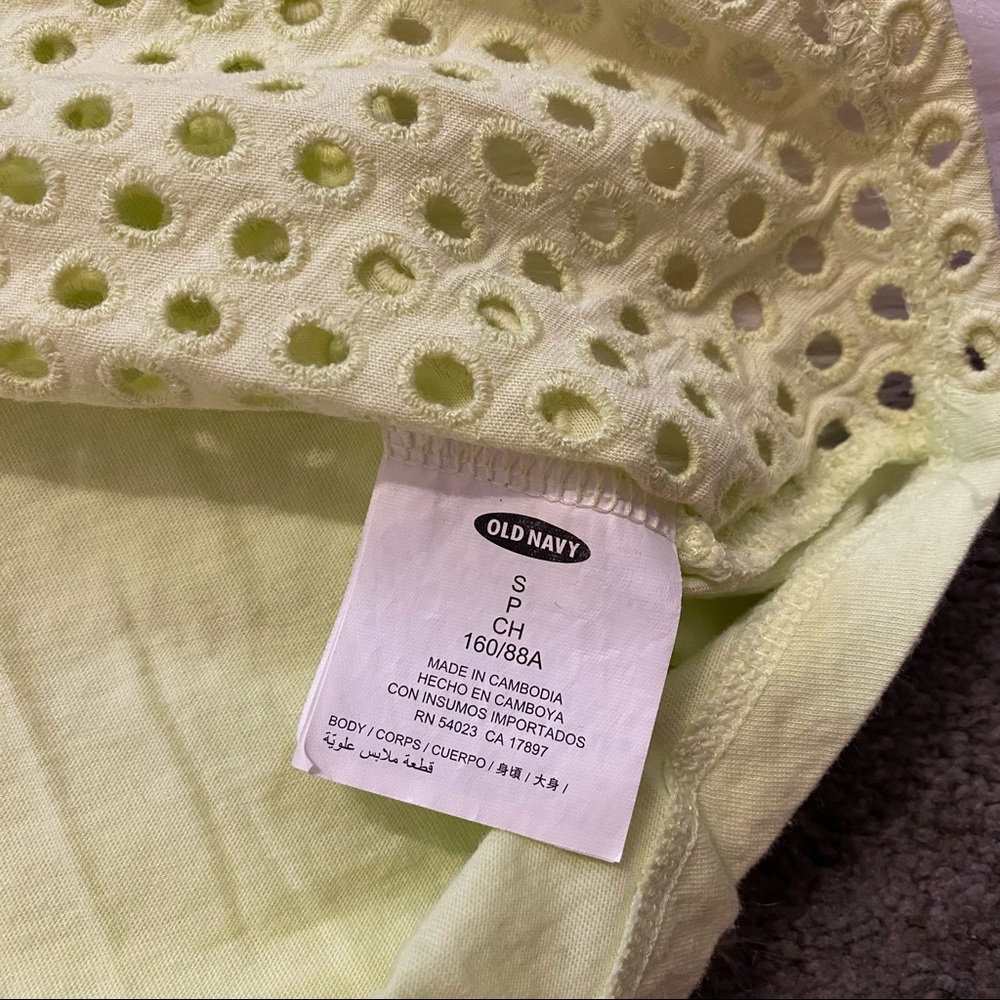 Chartreuse eyelet lace t-shirt - Picture 4 of 6